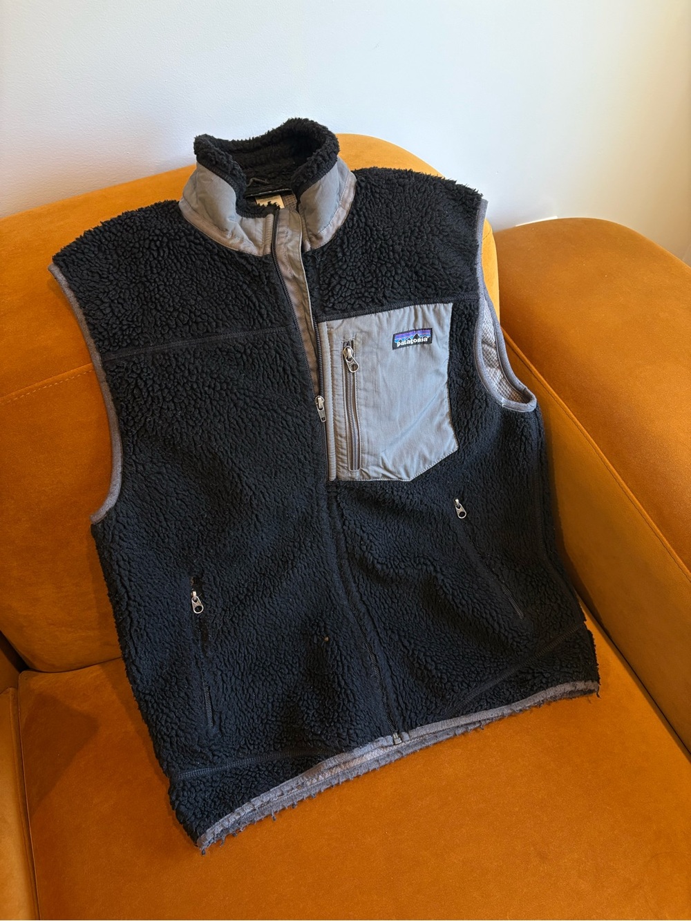 Patagonia Men's  Black Fleece Vest with Gray Chest Pocket